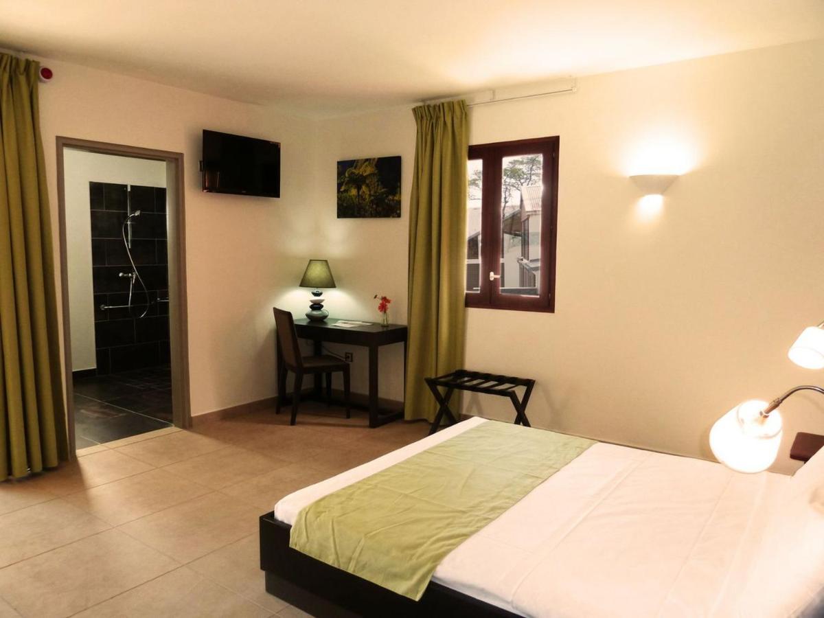 Tama Hotel Saint-Gilles Les Bains Exterior photo